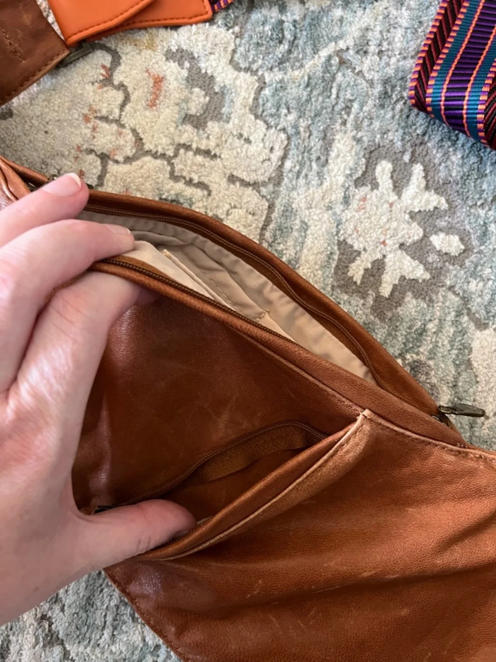 Sash Brown Leather Crossbody with Jacquard Strap - Picture 3 of 12